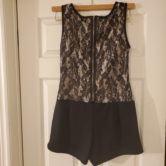 I.NER Black Lace Romper - Picture 5 of 6